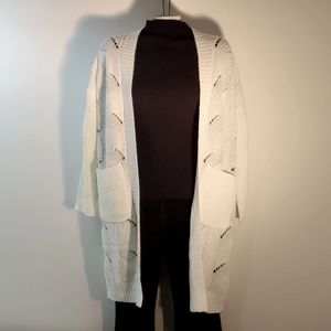 Like new, off-white cardigan size small